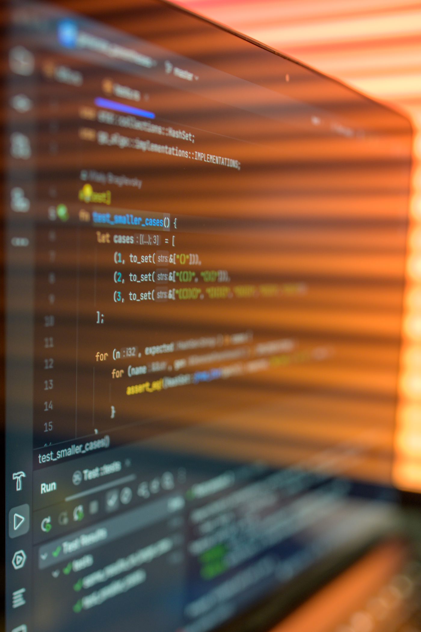 data-* 属性传参给 JS 示意